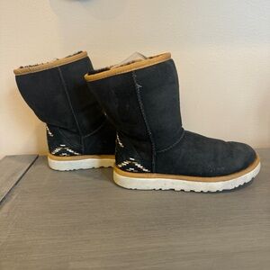 UGG Australia Classic Short Leather Fur Sz 5 Boots Winter Snow SOUTHWEST PATTERN